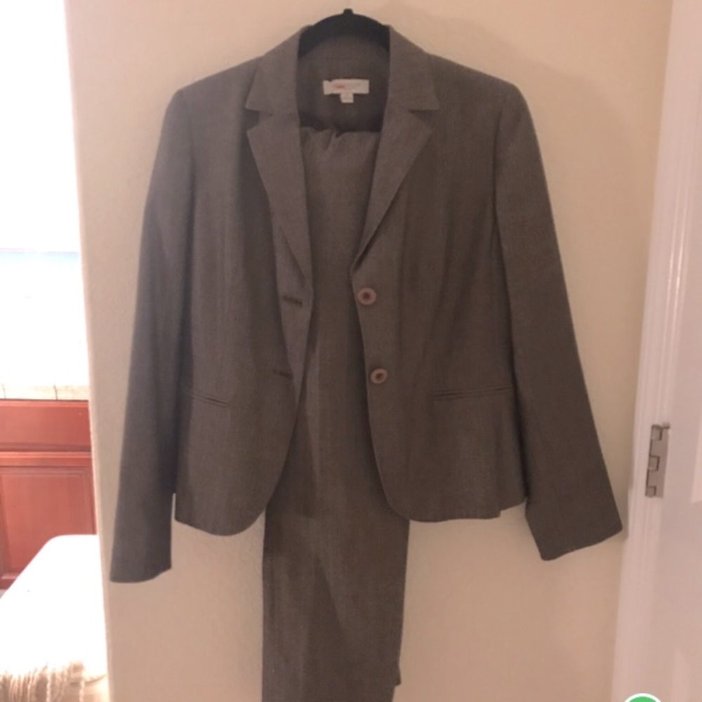 Pant suit